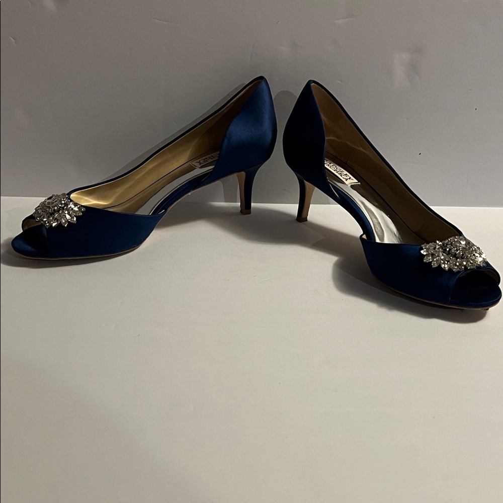 Badgley Mischka MACIE Navy Satin Heels Crystal Embellishments Peep Toe 10W EUC - Picture 10 of 10